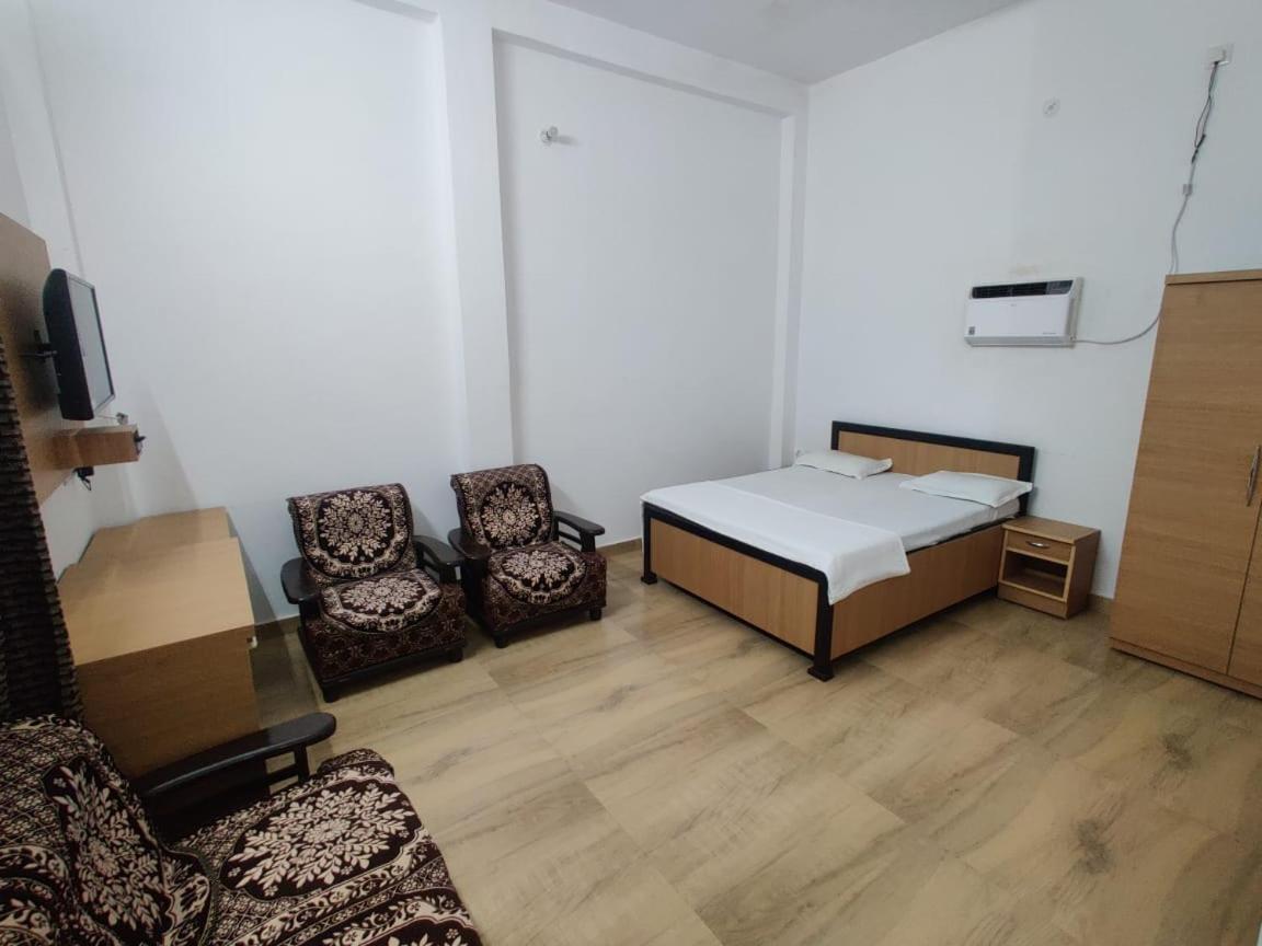 Jp International Naimisharanya Hotel Kültér fotó